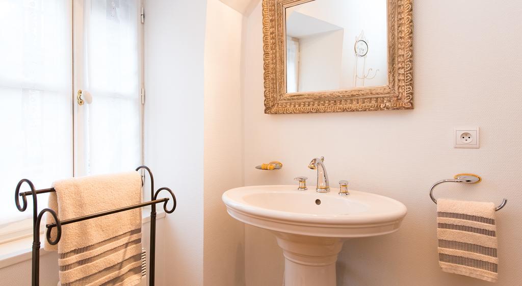 Les Petites Vosges Bed & Breakfast Bagnères-de-Bigorre Rom bilde